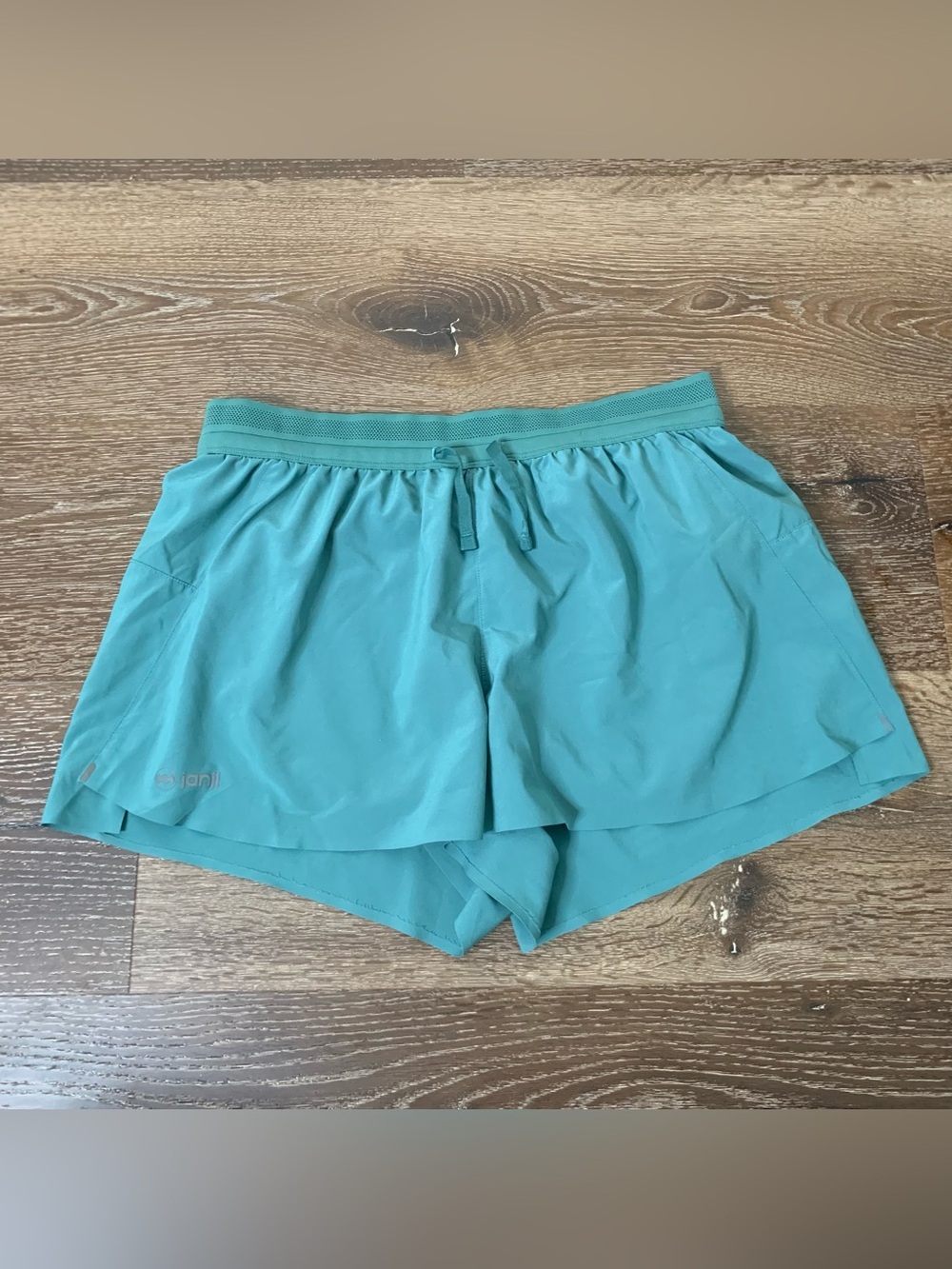 Janji Womens green 3” AFO middle lined shorts S